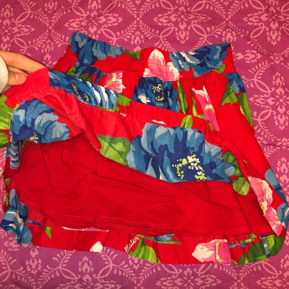Hollister Floral Skirt - Picture 2 of 3